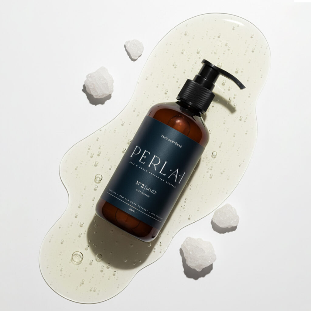 For those who don't like conventional shampoos: probiotics, zeolite and 17+ functional ingredients in one shampoo