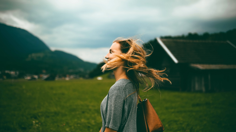 Sausi plaukai? 🚨 STOP šiaudams ant galvos! Sužinok, kaip juos atgaivinti greitai + geriausios priemonės 💦✨